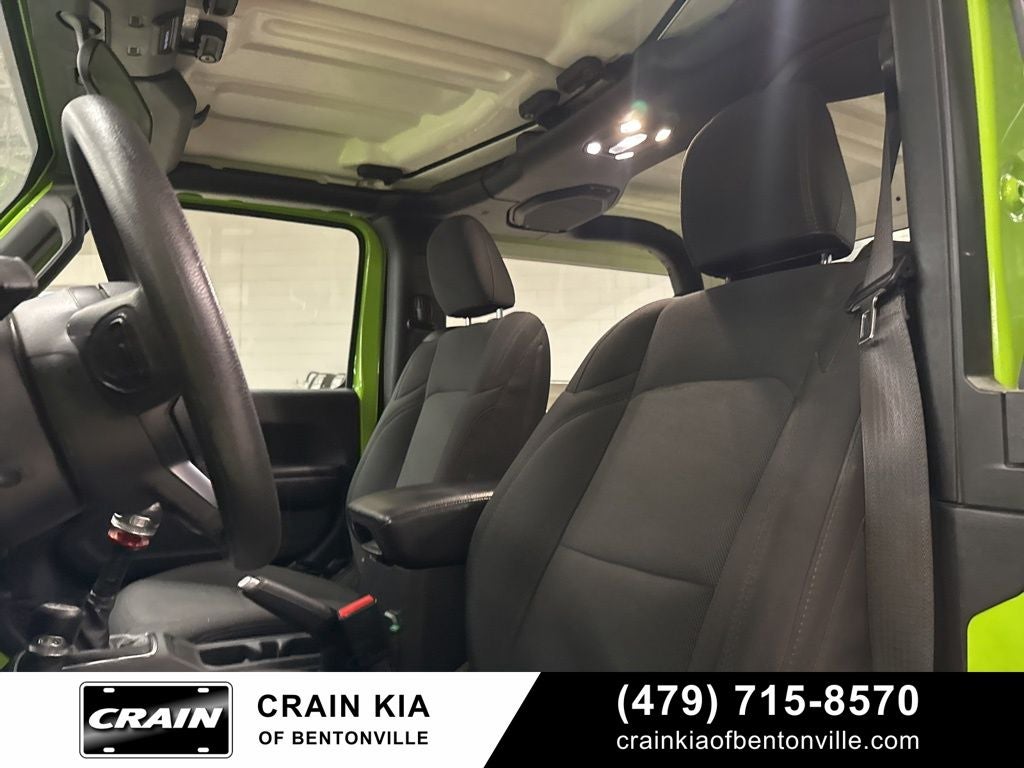 2021 Jeep Wrangler Sport - 4WD / CLEAN CARFAX HISTORY