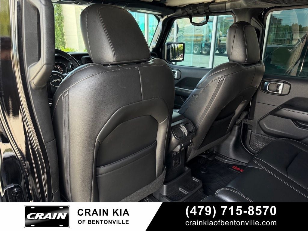 2018 Jeep Wrangler Unlimited Sahara - $48,230 MSRP / 4WD / ONE OWNER / LIFTED!