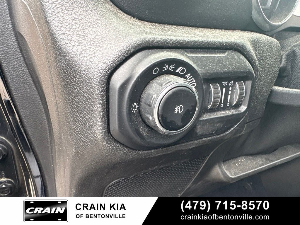 2018 Jeep Wrangler Unlimited Sahara - 4WD / SKY ONE TOUCH