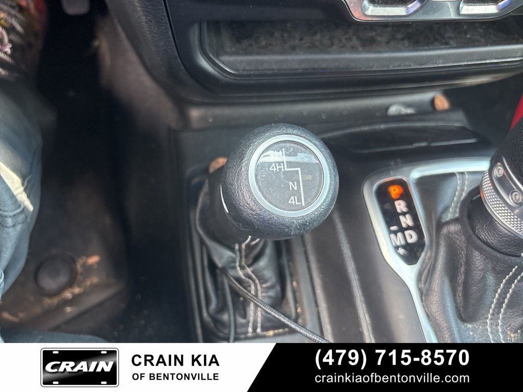 2020 Jeep Wrangler Unlimited Sahara - 4WD / SKY ONE TOUCH / ONE OWNER