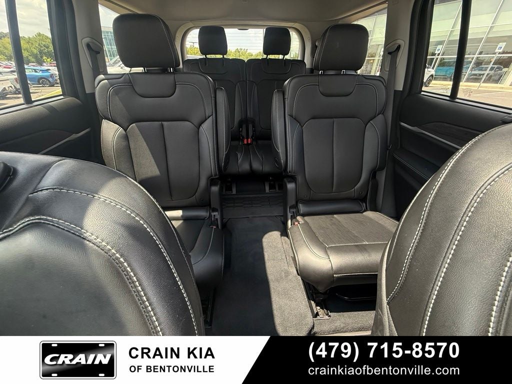 2023 Jeep Grand Cherokee L Limited - 4WD / PANO ROOF / ONE OWNER