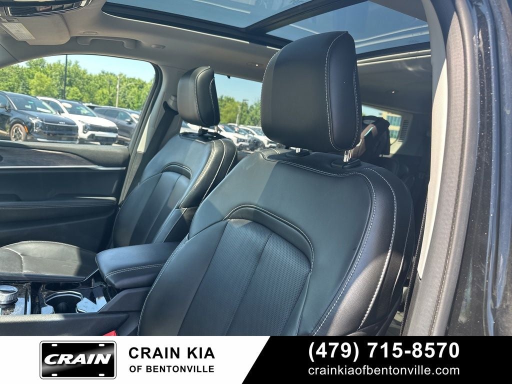 2023 Jeep Grand Cherokee L Limited - 4WD / PANO ROOF / ONE OWNER