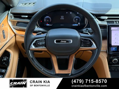 2023 Jeep Grand Cherokee L Summit - 4WD / PANORAMIC SUNROOF / ONE OWNER