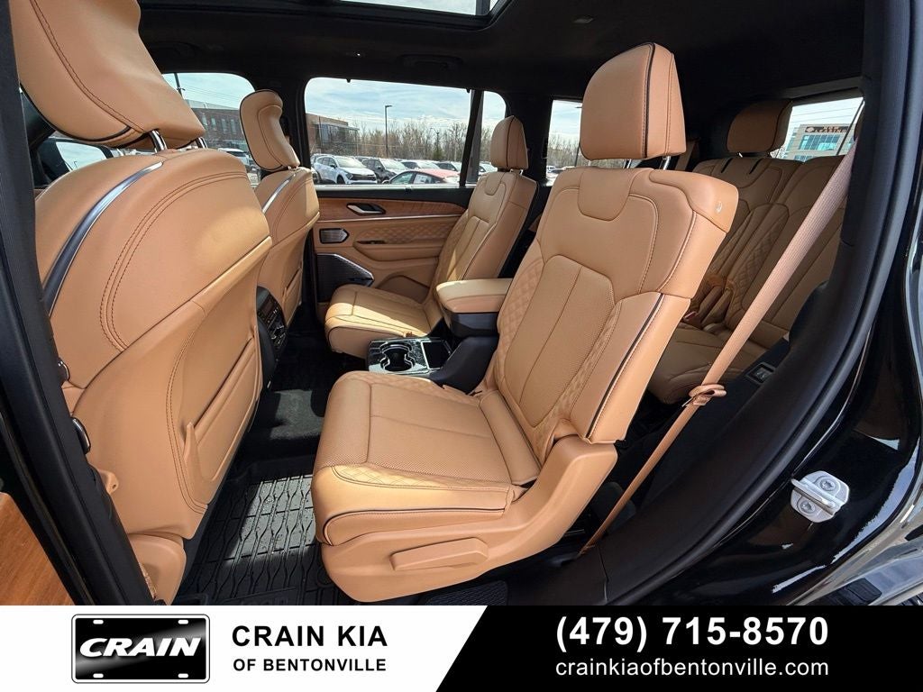 2023 Jeep Grand Cherokee L Summit - 4WD / PANORAMIC SUNROOF / ONE OWNER