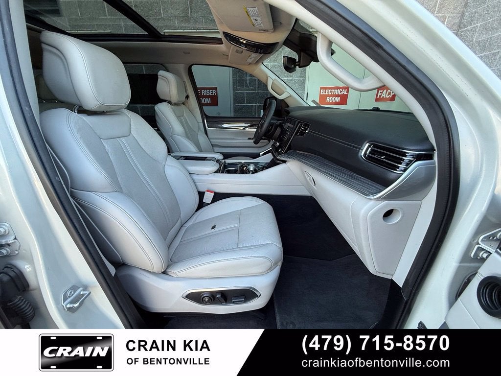 2022 Jeep Wagoneer Series II - PANORAMIC SUNROOF / CLEAN CARFAX