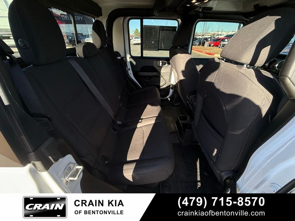 2022 Jeep Gladiator Overland - 4WD / CLEAN CARFAX