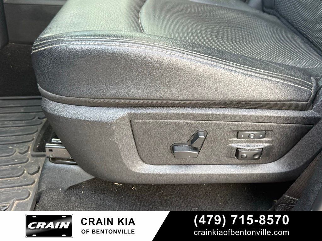 2015 RAM 1500 Laramie - 4WD / SUNROOF
