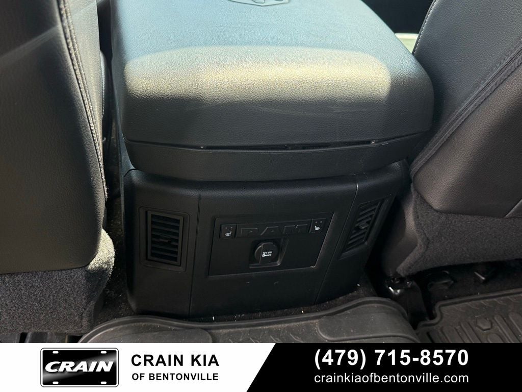 2015 RAM 1500 Laramie - 4WD / SUNROOF