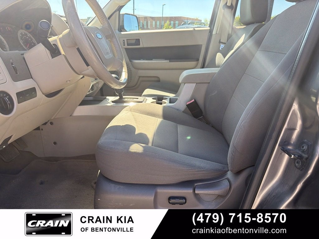 2009 Ford Escape XLT - CLEAN CARFAX / ONE OWNER