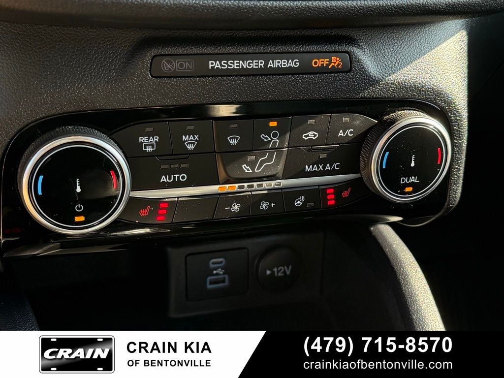 2022 Ford Escape Titanium - AWD / PANORAMIC SUNROOF / CLEAN CARFAX