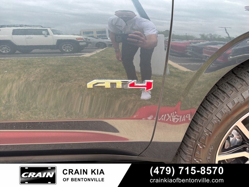 2021 GMC Yukon AT4 - 4WD / PANORAMIC SUNROOF / CLEAN CARFAX