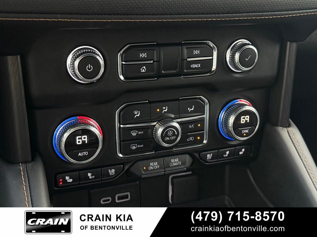 2024 GMC Yukon AT4 - 4WD / PANORAMIC SUNROOF / CLEAN CARFAX