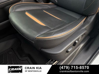 2024 GMC Yukon AT4 - 4WD / PANORAMIC SUNROOF / CLEAN CARFAX