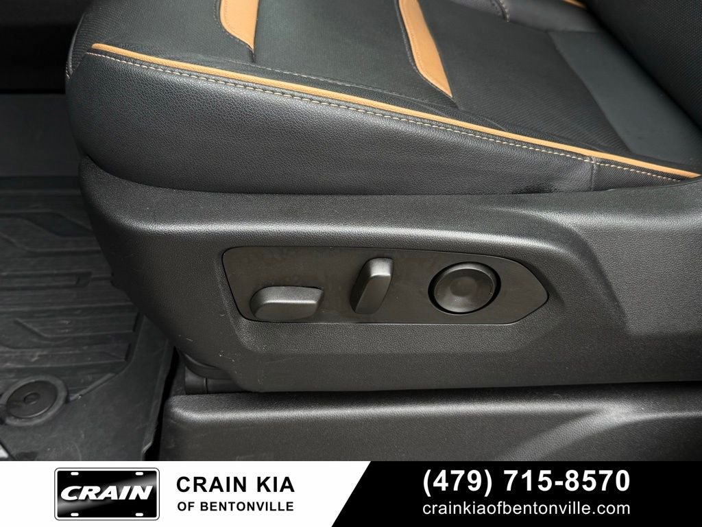 2022 GMC Yukon AT4 - 4WD / PANORAMIC SUNROOF / CLEAN CARFAX