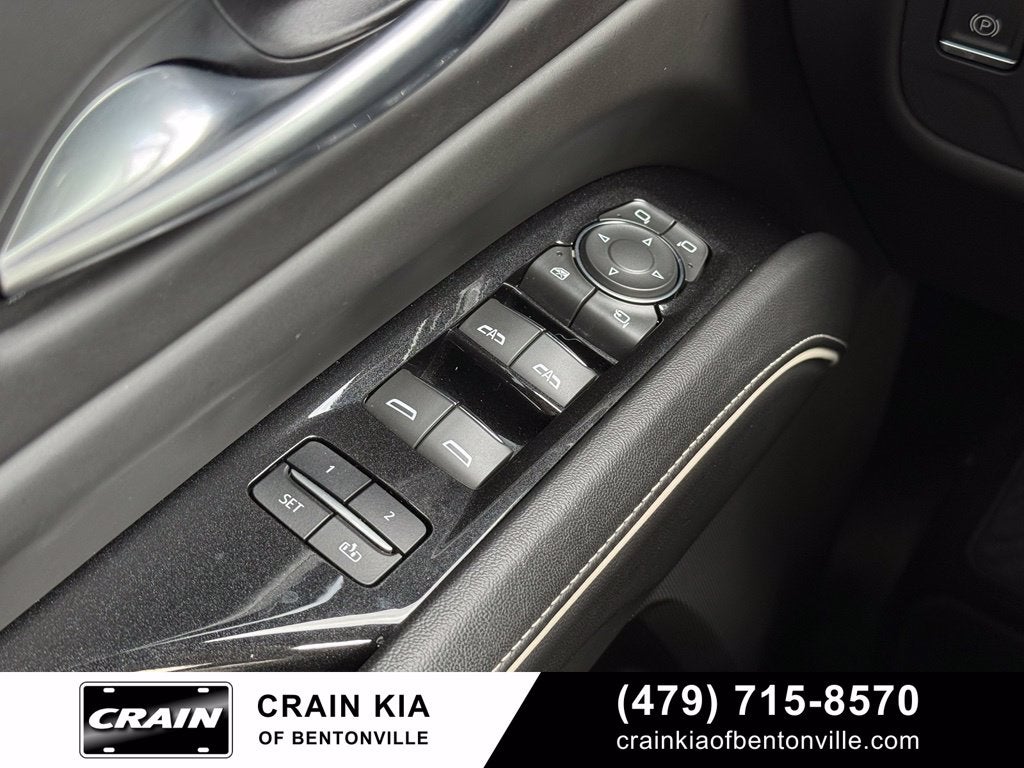 2023 Cadillac Escalade Sport Platinum Onyx - 4WD / PANORAMIC SUNROOF / CLEAN CARFAX