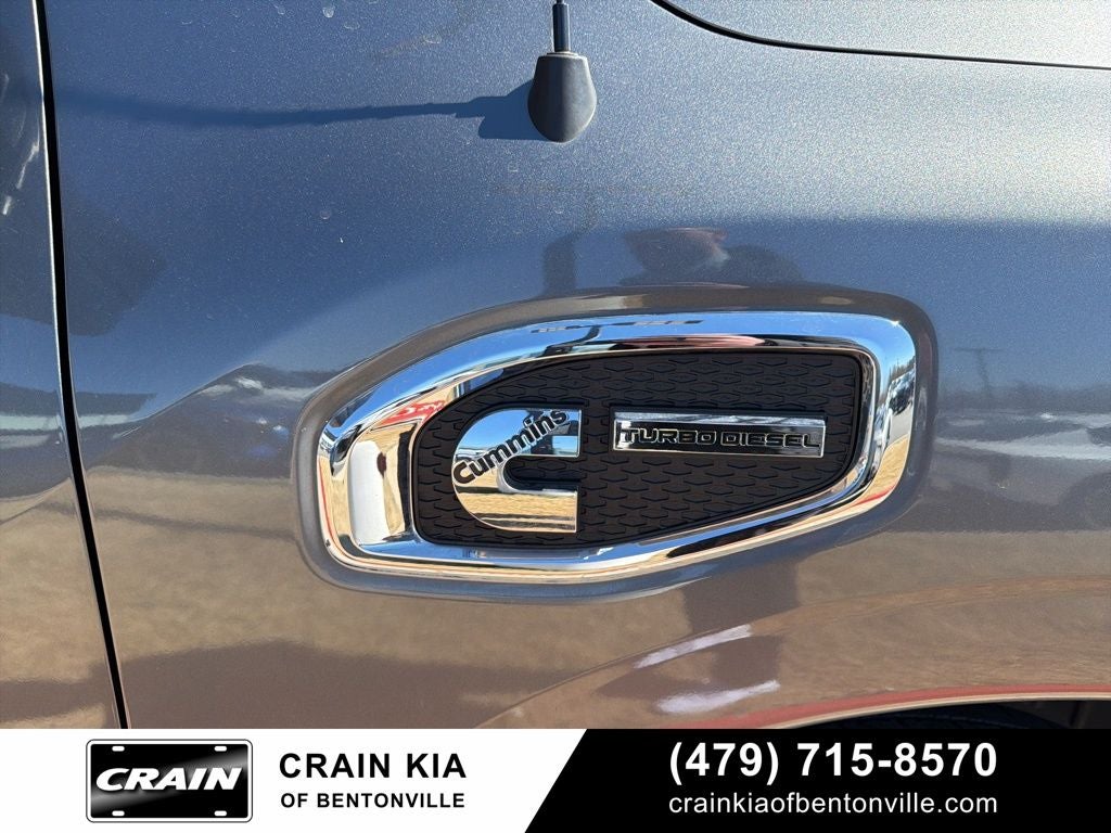 2019 Nissan Titan XD SV - 4WD / CLEAN CARFAX / ONE OWNER