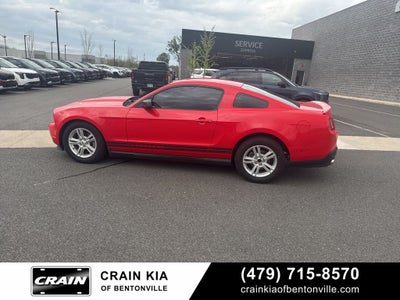 2011 Ford Mustang V6 - CLEAN CARFAX