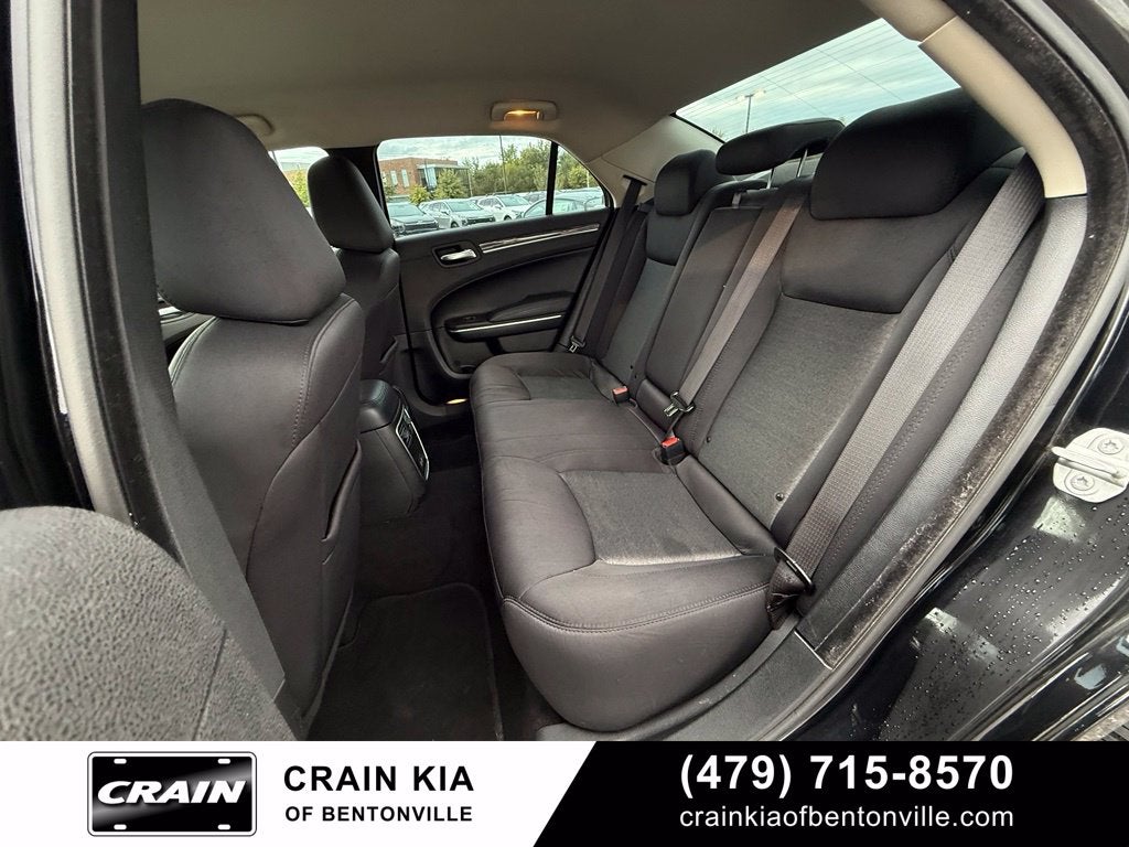 2022 Chrysler 300 Touring - CLEAN CARFAX / ONE OWNER