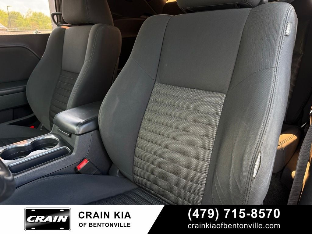 2013 Dodge Challenger SXT - CLEAN CARFAX HISTORY