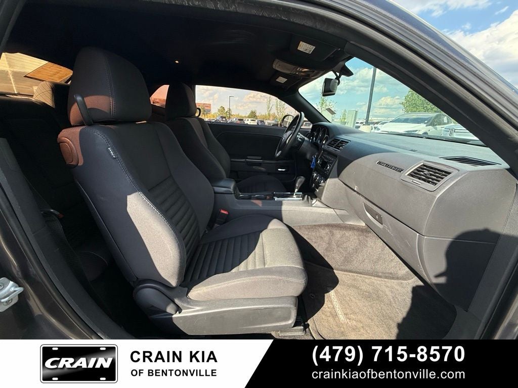 2013 Dodge Challenger SXT - CLEAN CARFAX HISTORY