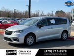 2024 Chrysler Pacifica Touring L - CLEAN CARFAX / ONE OWNER
