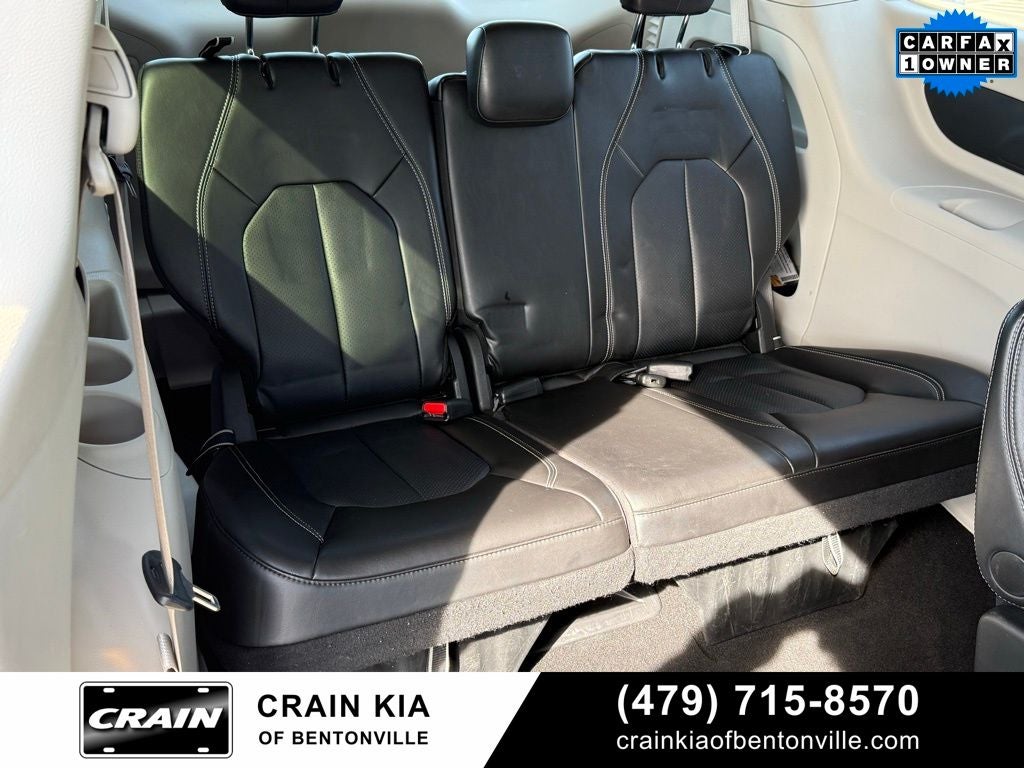 2024 Chrysler Pacifica Touring L - CLEAN CARFAX / ONE OWNER