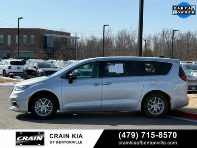 2024 Chrysler Pacifica Touring L - CLEAN CARFAX / ONE OWNER