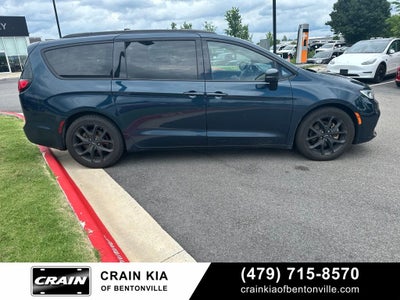 2021 Chrysler Pacifica Touring - CARFAX ONE OWNER