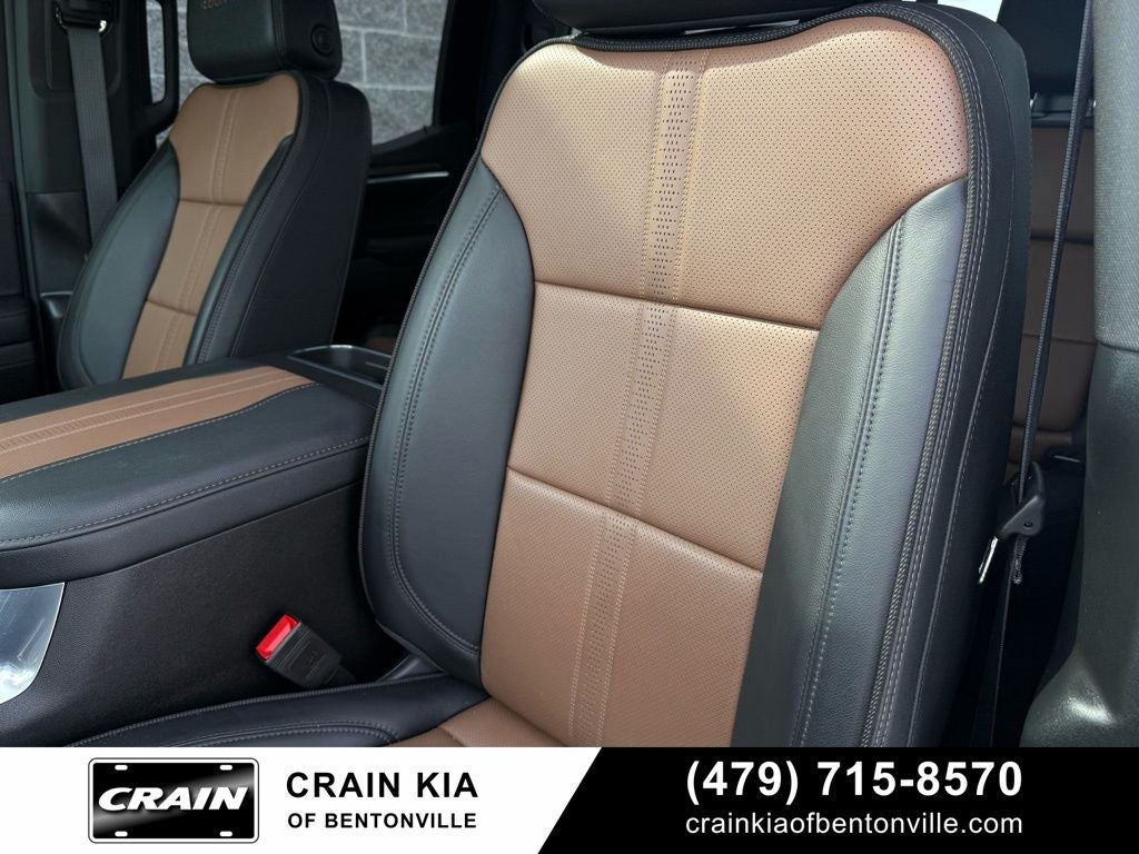 2025 Chevrolet Silverado 1500 High Country - 4WD / SUNROOF / ONE OWNER