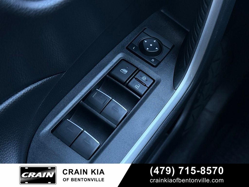 2024 Toyota RAV4 XLE Premium - SUNROOF / CLEAN CARFAX / ONE OWNER