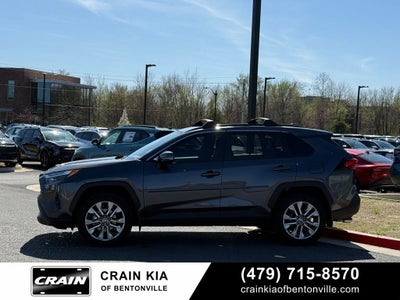 2024 Toyota RAV4 XLE Premium - SUNROOF / CLEAN CARFAX / ONE OWNER