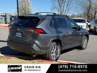 2024 Toyota RAV4 XLE Premium - SUNROOF / CLEAN CARFAX / ONE OWNER