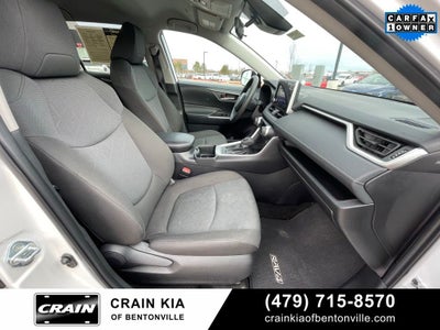 2024 Toyota RAV4 XLE - CLEAN CARFAX / ONE OWNER