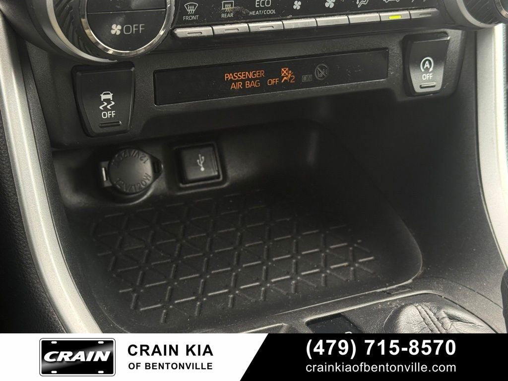 2021 Toyota RAV4 XLE - CLEAN CARFAX HISTORY