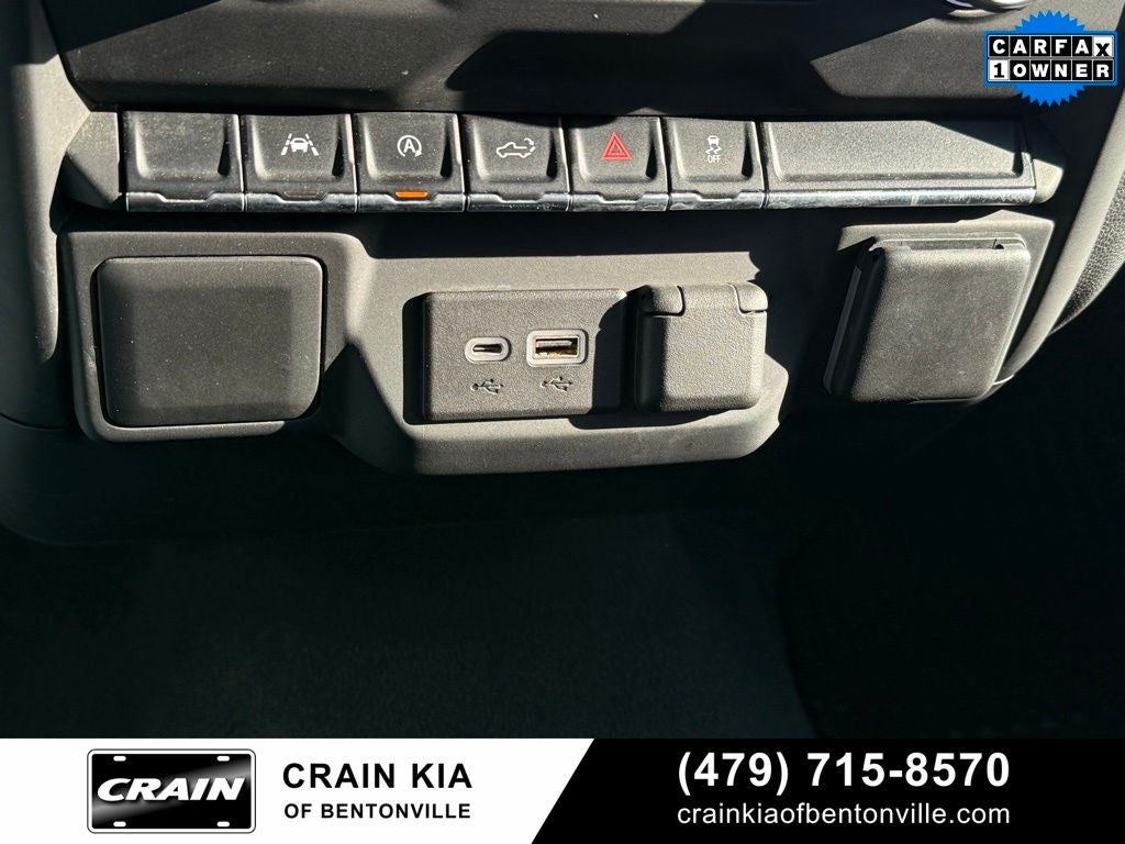 2022 Chevrolet Silverado 1500 Custom - 4WD / CLEAN CARFAX / ONE OWNER