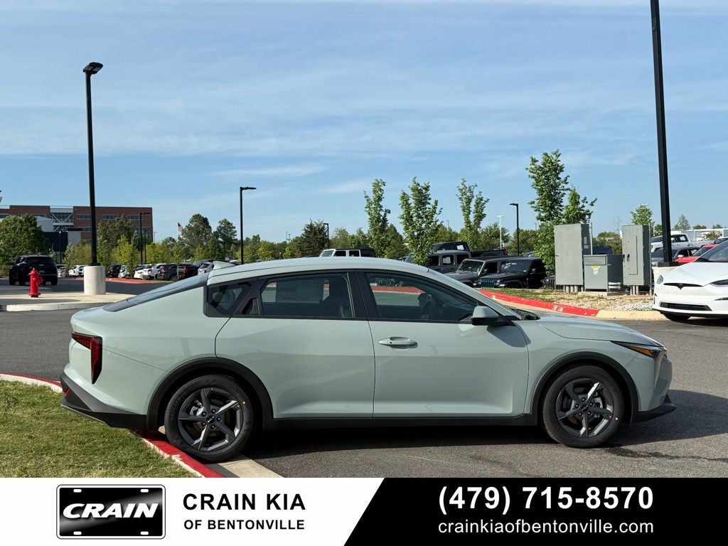 2026 Kia K4 LXS