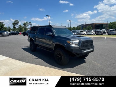 2017 Toyota Tacoma TRD Sport V6 - 4WD / CLEAN CARFAX / LIFTED!