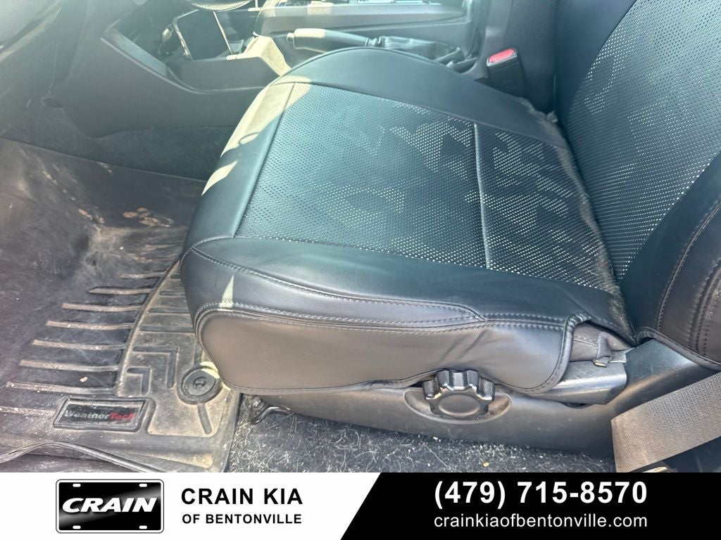2017 Toyota Tacoma TRD Sport V6 - 4WD / CLEAN CARFAX / LIFTED!