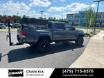 2017 Toyota Tacoma TRD Sport V6 - 4WD / CLEAN CARFAX / LIFTED!