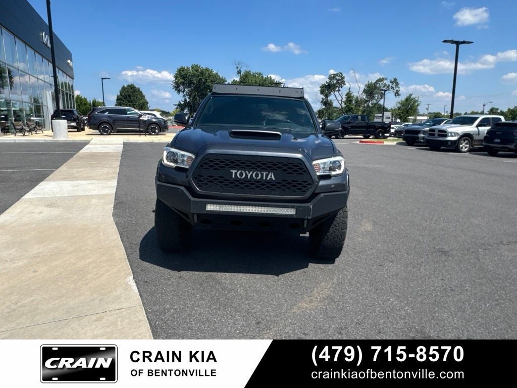 2017 Toyota Tacoma TRD Sport V6 - 4WD / CLEAN CARFAX / LIFTED!