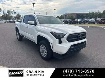 2024 Toyota Tacoma SR5 - 4WD / CLEAN CARFAX