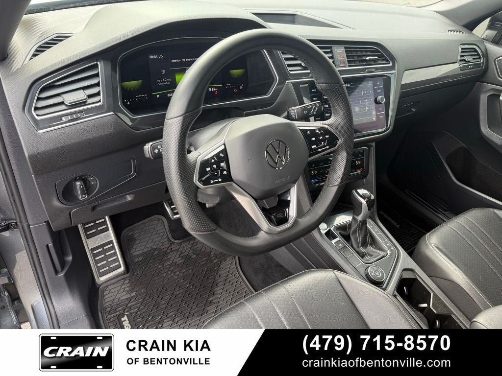 2022 Volkswagen Tiguan 2.0T SE R-Line Black - AWD / PANORAMIC SUNROOF / CLEAN CARFAX