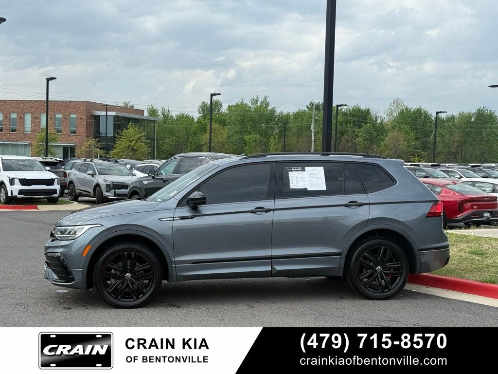 2022 Volkswagen Tiguan 2.0T SE R-Line Black - AWD / PANORAMIC SUNROOF / CLEAN CARFAX