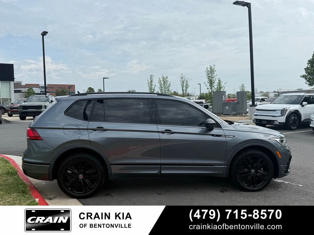 2022 Volkswagen Tiguan 2.0T SE R-Line Black - AWD / PANORAMIC SUNROOF / CLEAN CARFAX