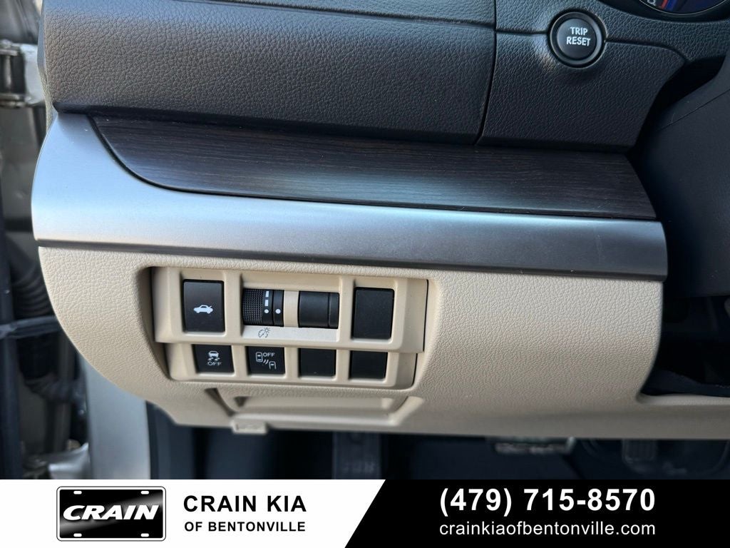 2015 Subaru Legacy 2.5i Limited - SUNROOF