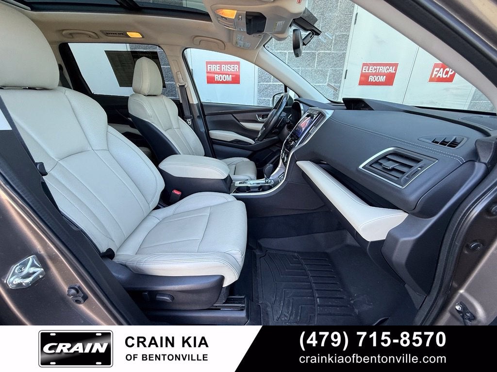 2021 Subaru Ascent Limited - AWD / PANORAMIC SUNROOF / CLEAN CARFAX