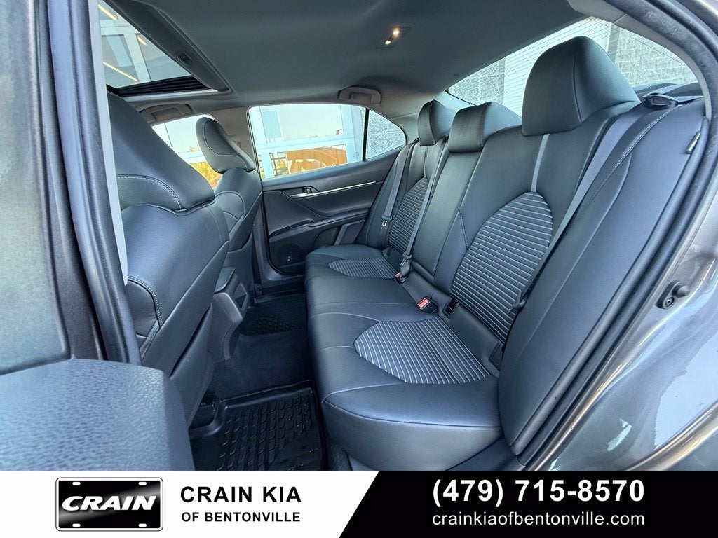 2019 Toyota Camry SE - SUNROOF / CLEAN CARFAX