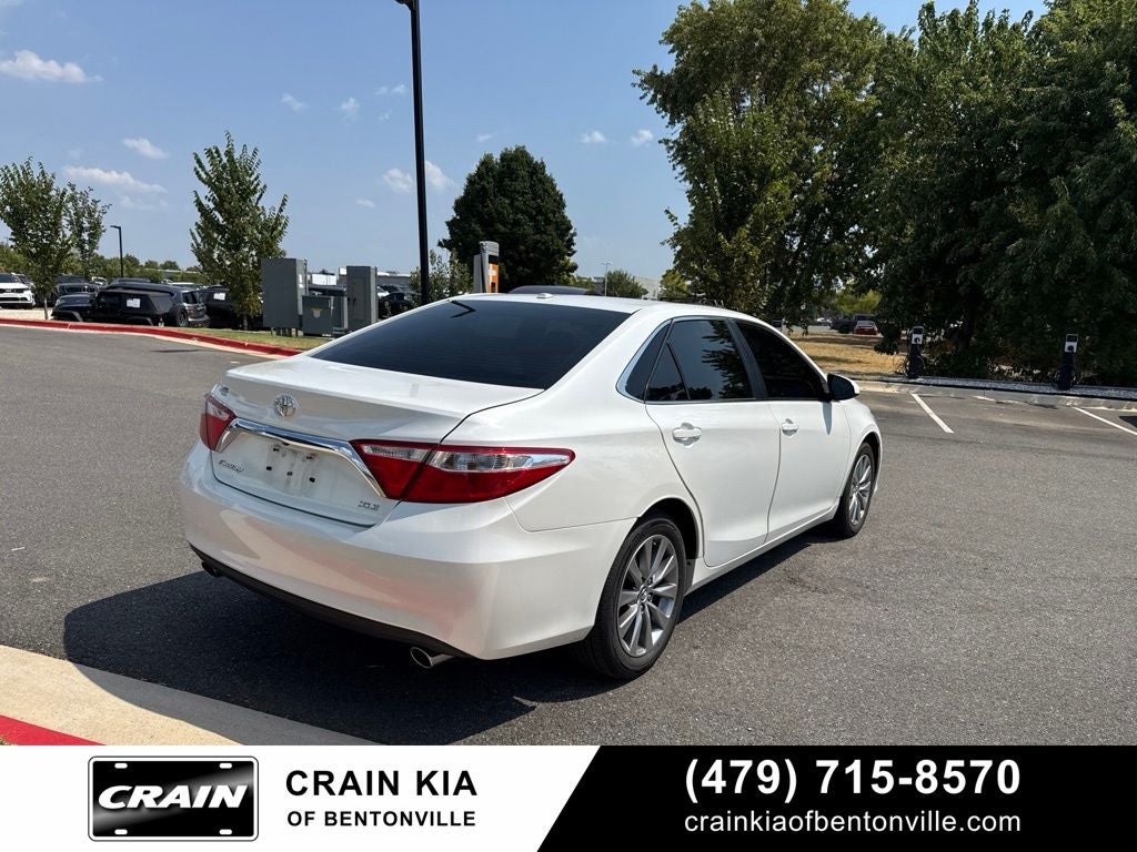 2015 Toyota Camry XLE - SUNROOF / LEATHER / NAV