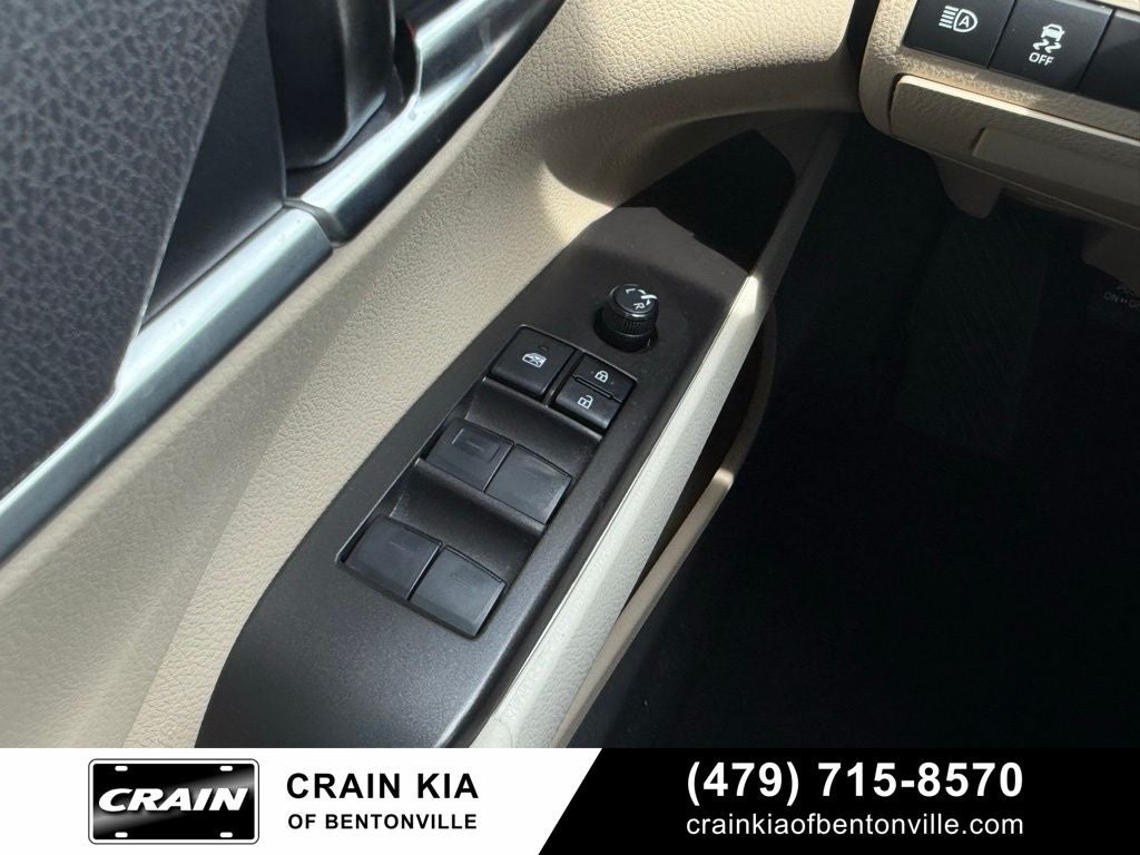 2023 Toyota Camry LE - CLEAN CARFAX / ONE OWNER