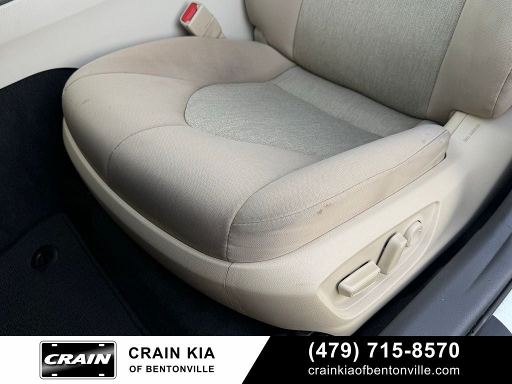 2023 Toyota Camry LE - CLEAN CARFAX / ONE OWNER